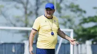 BRI Super League: Bojan Hodak Tegaskan Tak Ada Pemain Bintang di Persib, Semua Harus Kerja Keras!